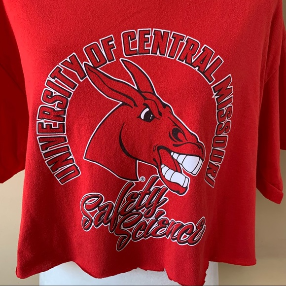 Gildan Dry Blend Large University of Central Missouri Red Mule Crop Top Shirt - Picture 2 of 3